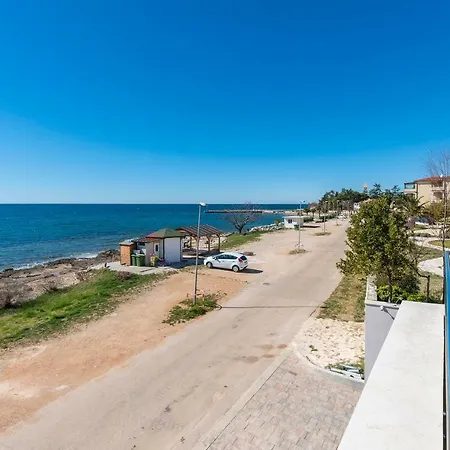 Punta Mulino Апартаменты Ловречица